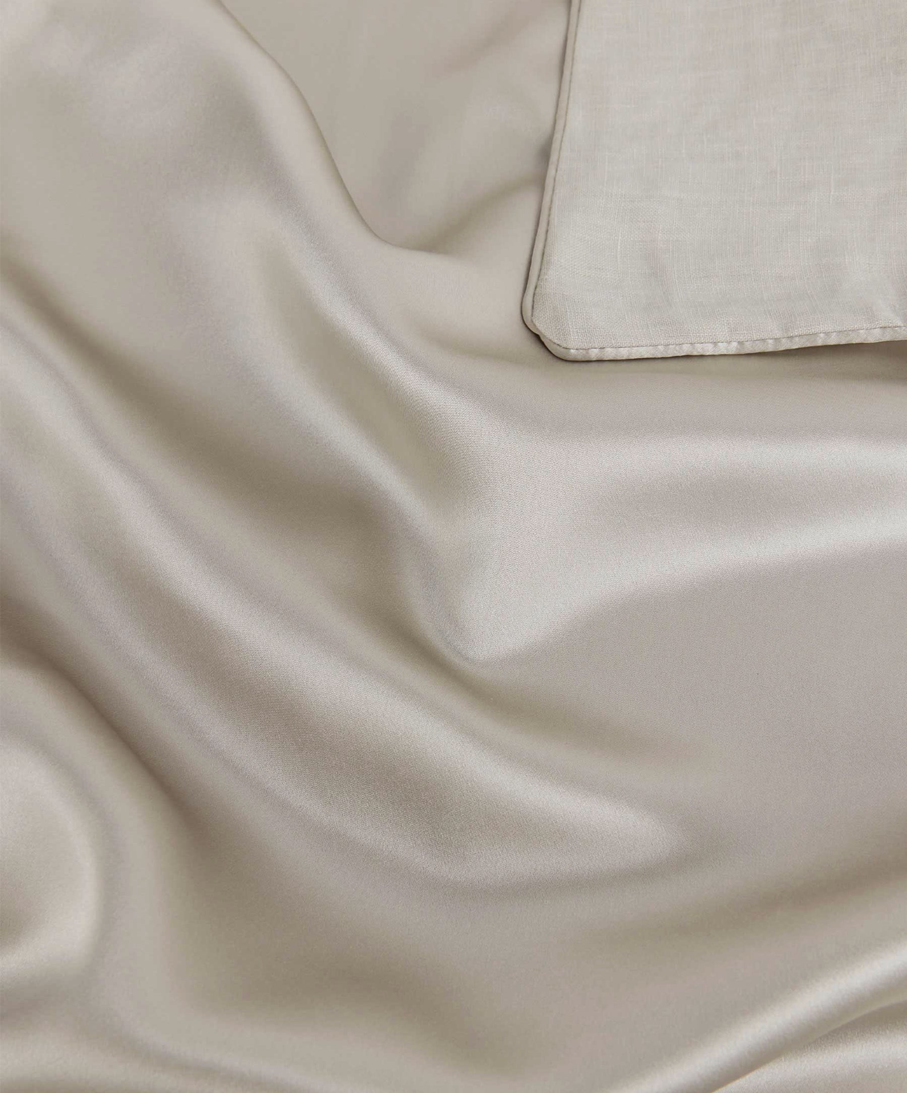 Piped Silk Linen Pillowcase Pair in Smoke - Image 3