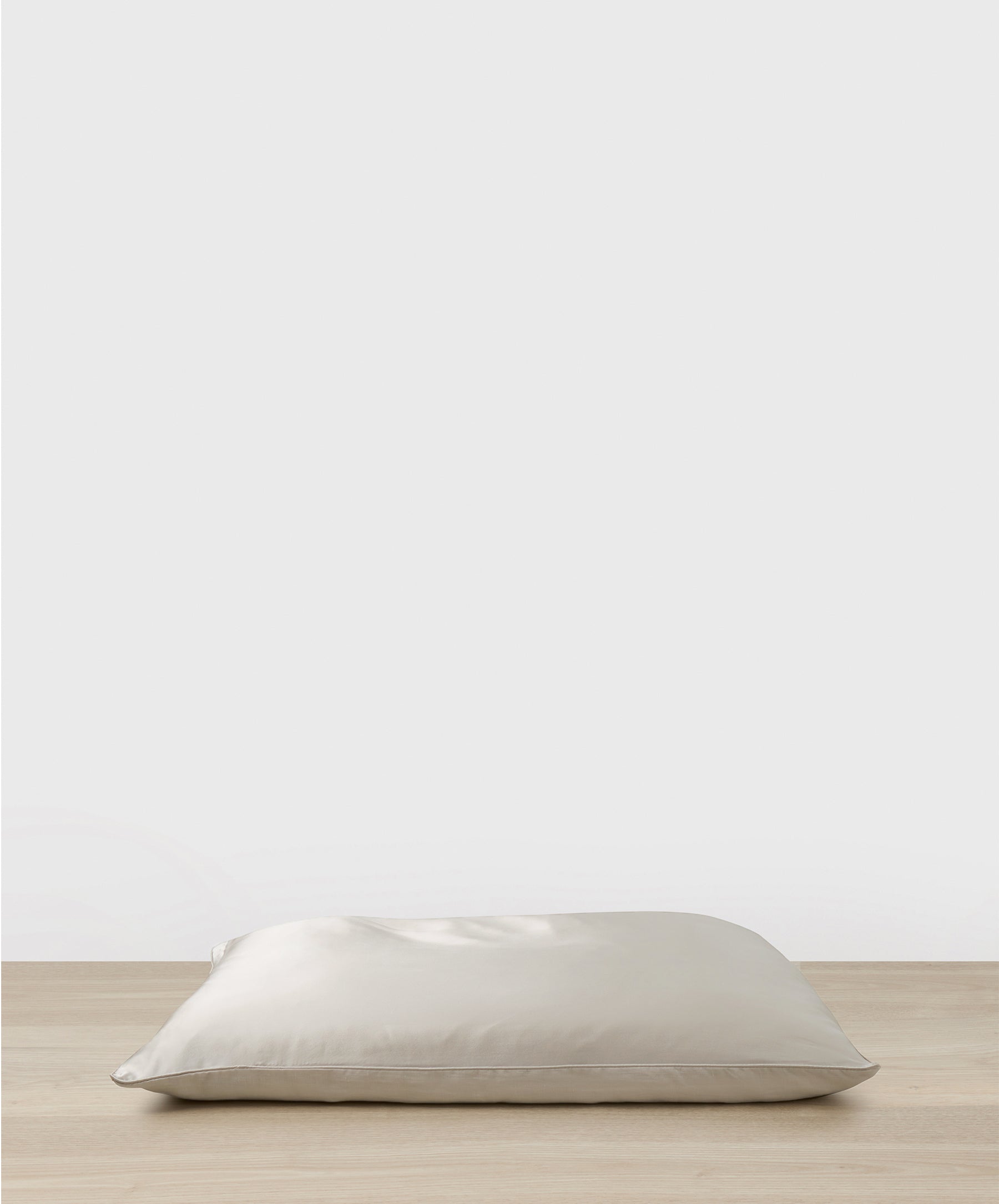 Piped Silk Linen Pillowcase Pair in Smoke